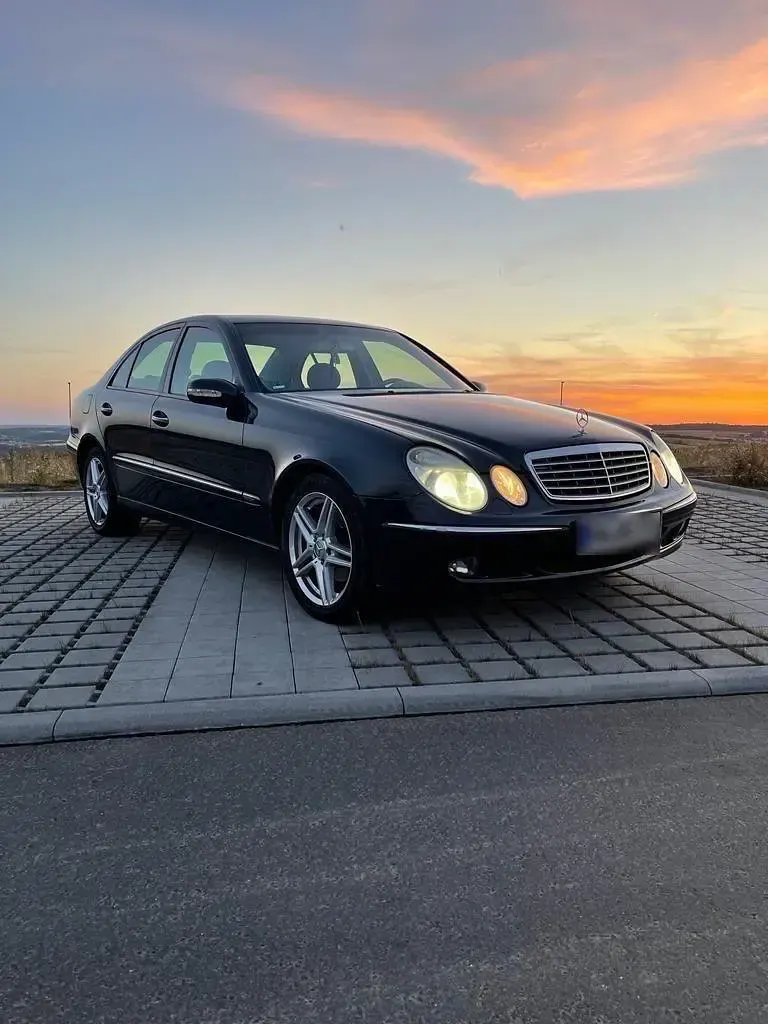 Gebraucht Mercedes E280 190 PS (139 kW) 2004 Blau Limousine