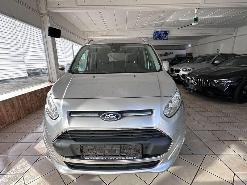 Gebraucht Ford Tourneo Connect Titanium 120 PS (88 kW) 2017 Silber Van / Kleinbus