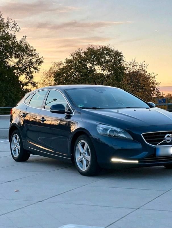 Gebraucht Volvo V40 116 PS (85 kW) 2013 Blau Limousine