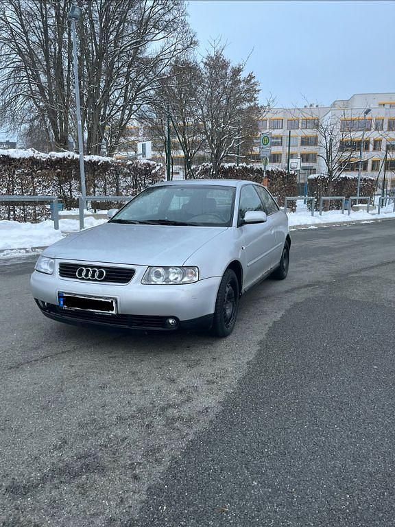 Gebraucht Audi A3 125 PS (91 kW) 2002 Silber Limousine