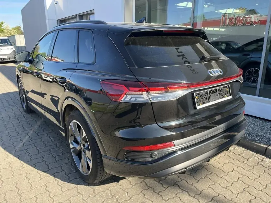 Gebraucht Audi e-tron S-Line 210 kW (286 PS) 2024 Mythosschwarz metallic (metallic) SUV