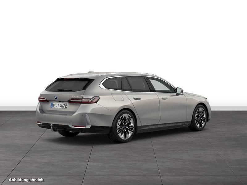 Gebraucht BMW 530e 299 PS (219 kW) 2024 Grau Kombi