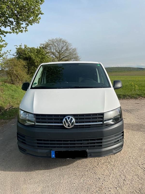 Weiß Gebraucht 2018 VW Transporter Van | 16.900 € - Bild 1/4