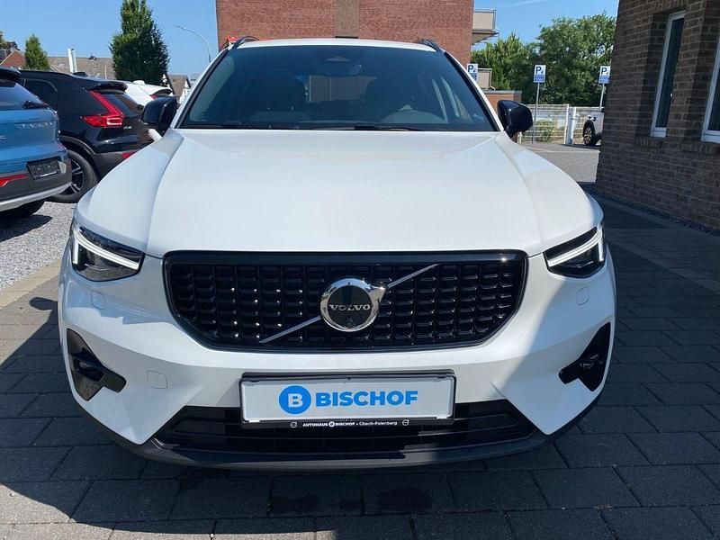 Gebraucht Volvo XC40 Plus 163 PS (119 kW) 2024 Weiß SUV
