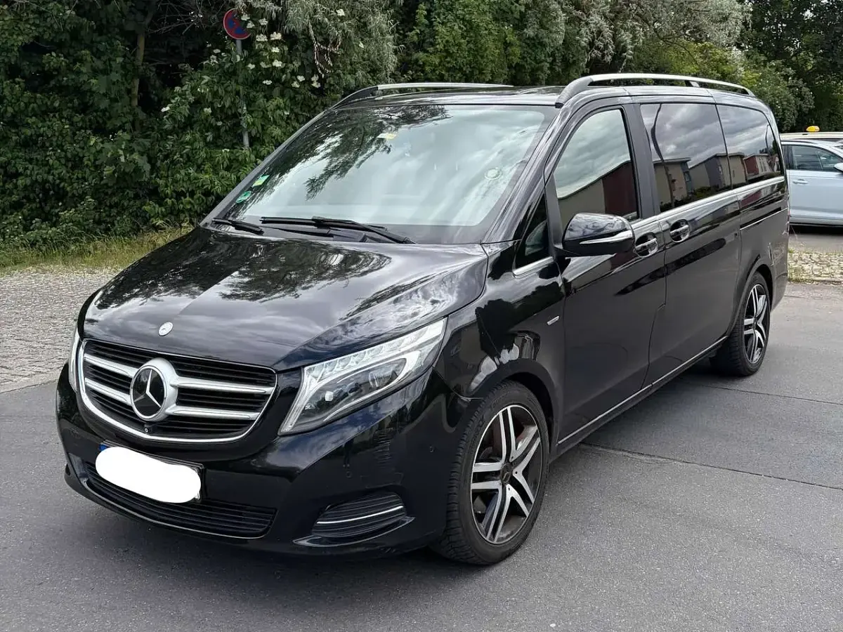 Gebraucht Mercedes V250 Avantgarde Edition 190 PS (139 kW) 2015 Schwarz Van / Kleinbus