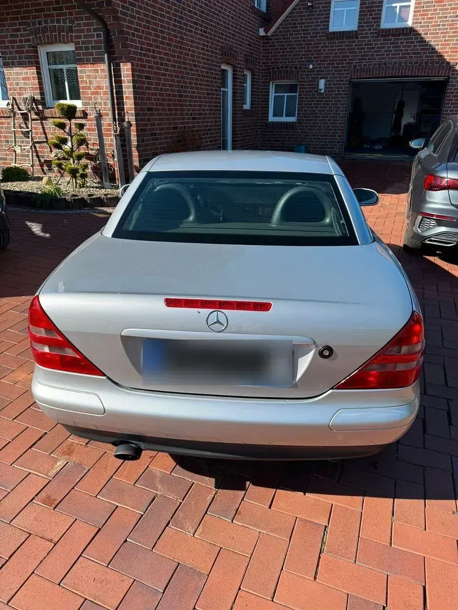 Gebraucht Mercedes SLK230 193 PS (141 kW) 1998 Silber Cabrio
