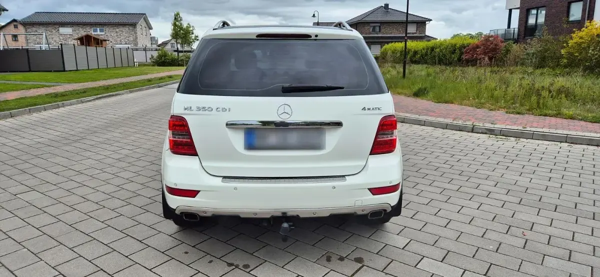 Gebraucht Mercedes ML350 231 PS (169 kW) 2011 Weiß SUV