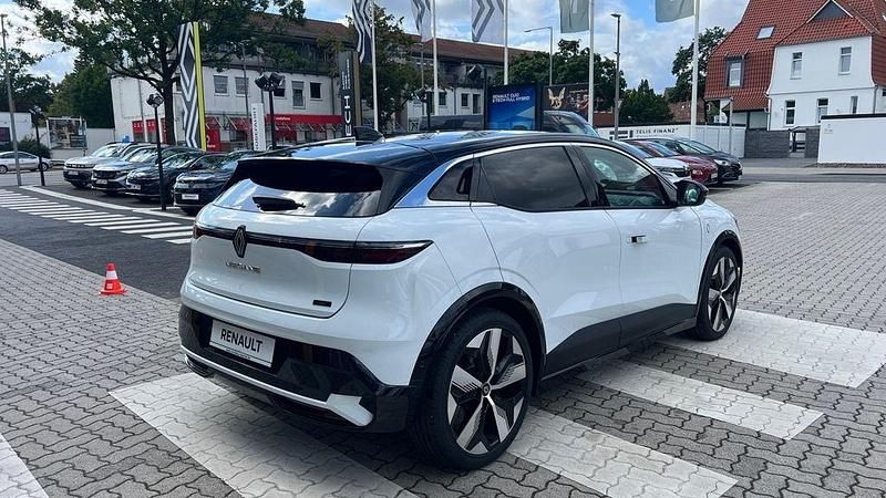 Gebraucht Renault Megane E-Tech Komfort 161 kW (220 PS) 2024 Weiß Limousine