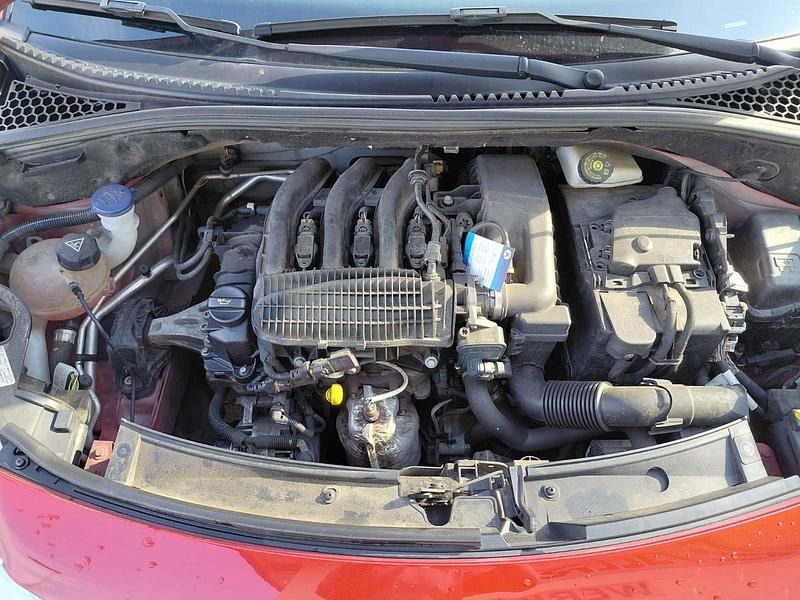 Rot Gebraucht 2016 Citroën C3 Kleinwagen | 3.333 € (Guter Preis) - Bild 1/4