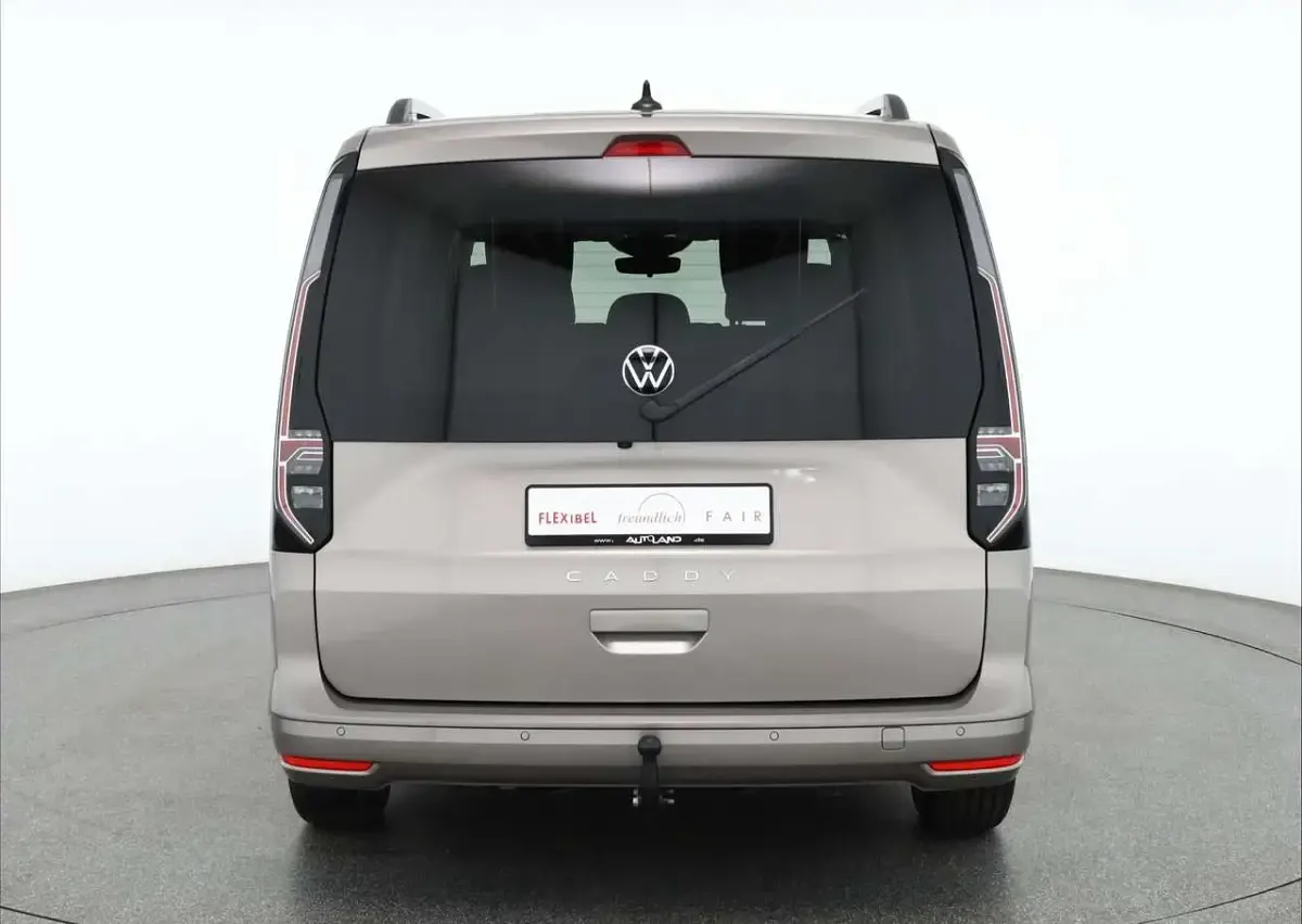 Neu VW Caddy Maxi 116 PS (85 kW) 2026 Mojavebeigemet. Van / Kleinbus