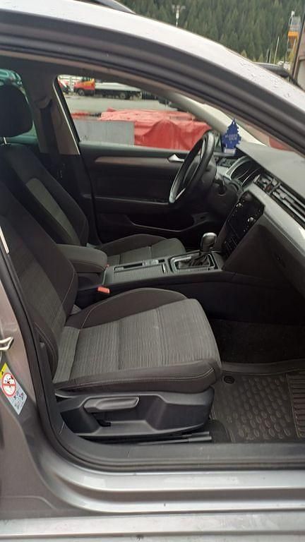 Gebraucht VW Passat Business 200 PS (147 kW) 2021 Pyritsilber metallic Kombi