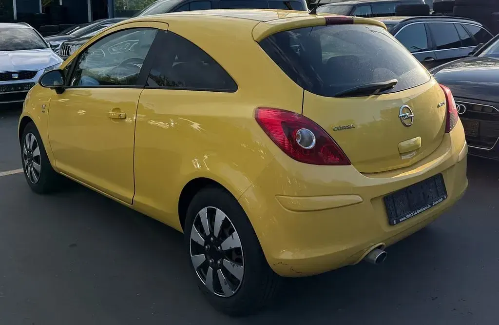 Gebraucht Opel Corsa Satellite 69 PS (50 kW) 2011 Gelb Kleinwagen