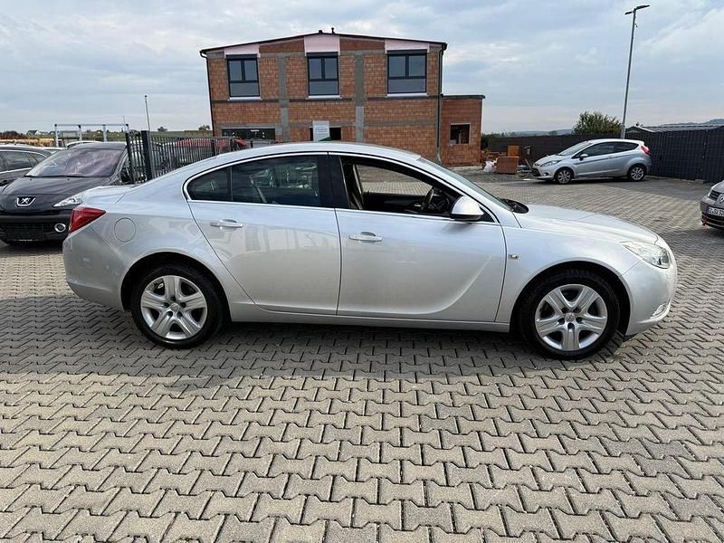 Gebraucht Opel Insignia Edition 179 PS (131 kW) 2009 Silber Limousine
