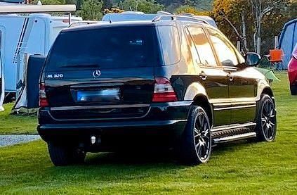 Gebraucht Mercedes ML320 218 PS (160 kW) 1998 Schwarz SUV