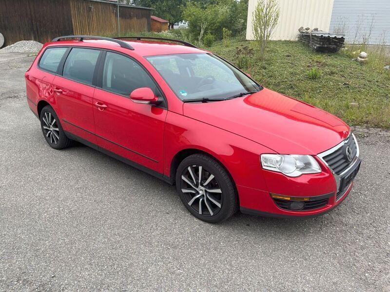 Rot Gebraucht 2010 VW Passat Trendline Limousine | 5.500 € (Etwas zu teuer) - Bild 1/4