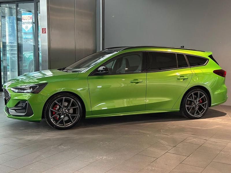 Gebraucht Ford Focus ST 280 PS (205 kW) 2024 Grün Limousine