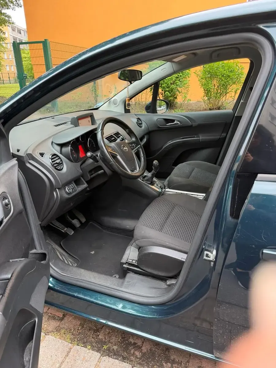 Używany Opel Meriva 110 KM (80 kW) 2016 Zielony Minivan