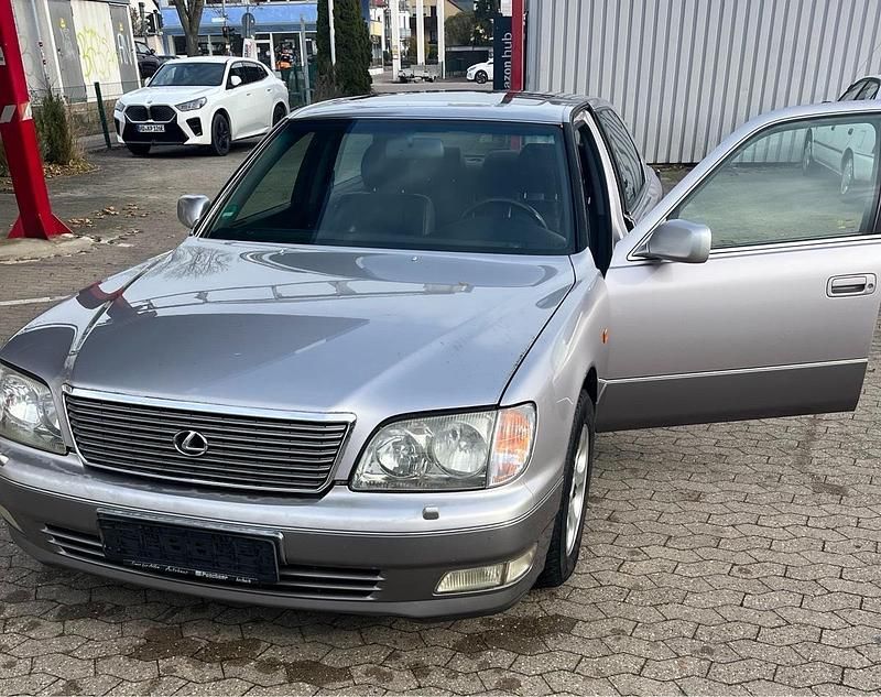 Silber Gebraucht 1997 Lexus LS400 Limousine | 11.500 € - Bild 1/4