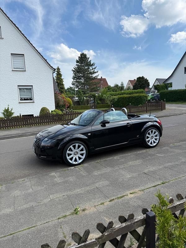 Schwarz Gebraucht 2001 Audi TT Roadster Cabrio | 5.500 € (Etwas zu teuer) - Bild 1/4