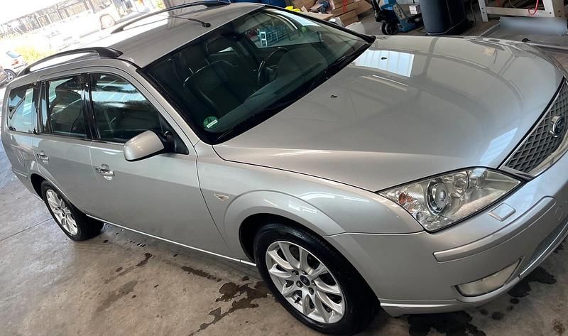 Gebraucht Ford Mondeo 131 PS (96 kW) 2005 Grau Kombi
