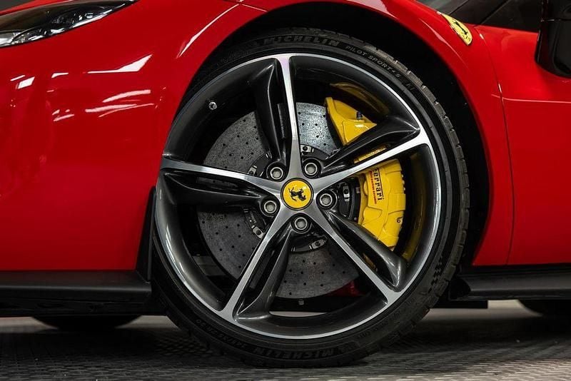 Gebraucht Ferrari 296 2023 Rosso corsa