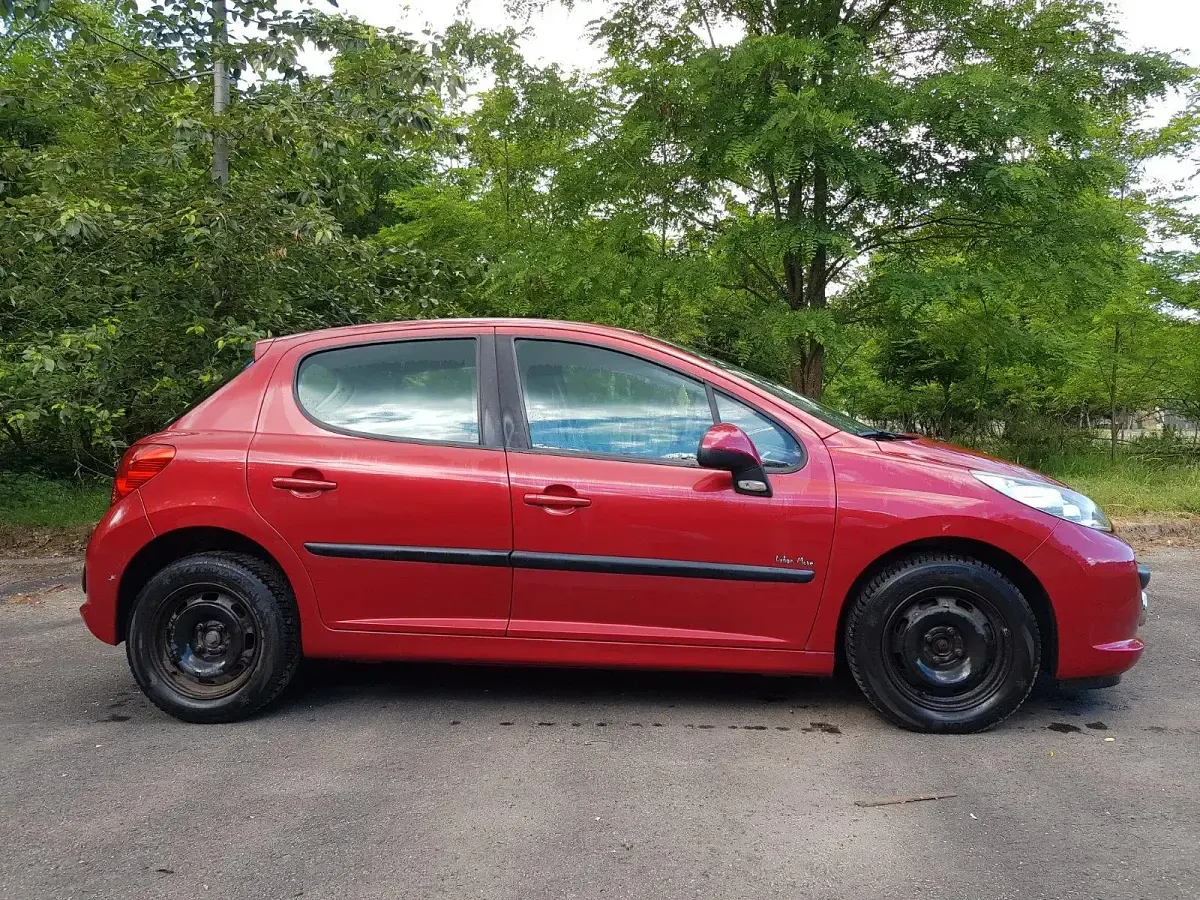 Gebraucht Peugeot 207 95 PS (69 kW) 2008 Rot Kleinwagen