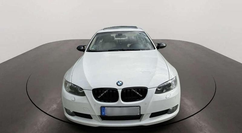 Gebraucht BMW 325 218 PS (160 kW) 2008 Weiß Coupé