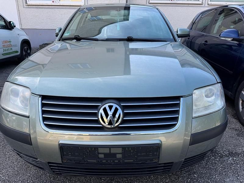 Andere farben Gebraucht 2003 VW Passat Limousine | 450 € (Superpreis) - Bild 1/4