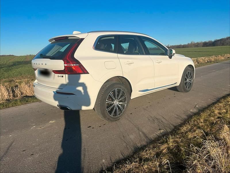 Gebraucht Volvo XC60 194 PS (142 kW) 2019 Weiß SUV