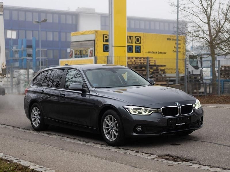 Gebraucht BMW 320 Advantage 190 PS (139 kW) 2018 Grau Kombi