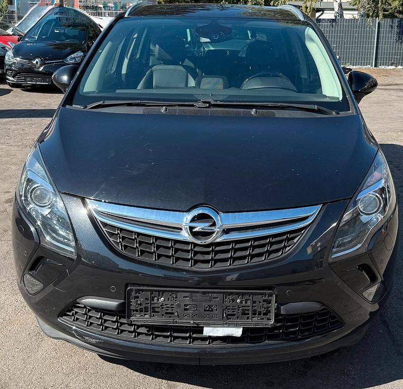 Schwarz Gebraucht 2016 Opel Zafira Tourer Eco Van / Kleinbus | 5.990 € (Superpreis) - Bild 1/4