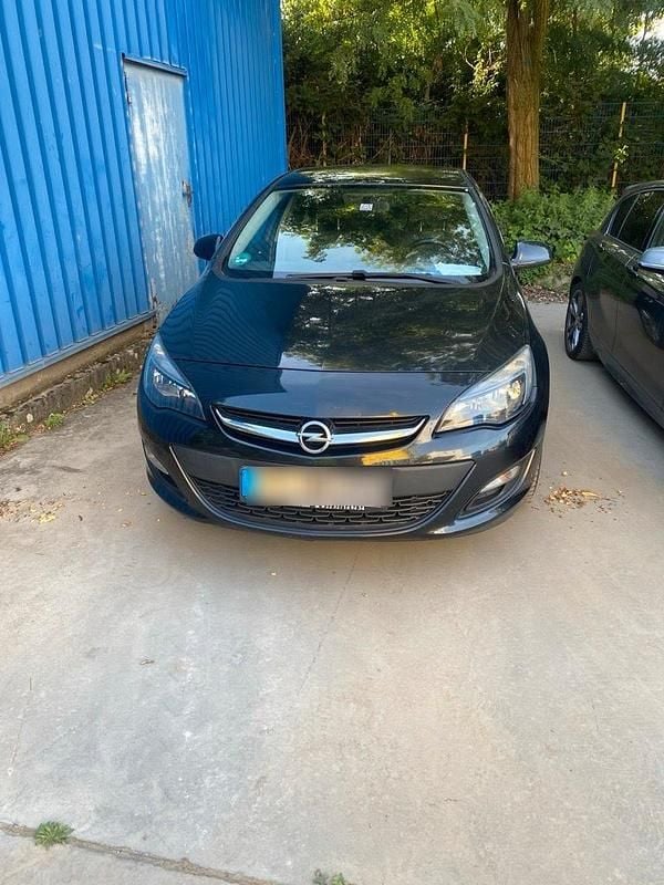 Schwarz Gebraucht 2013 Opel Astra Limousine | 3.200 € (Guter Preis) - Bild 1/4