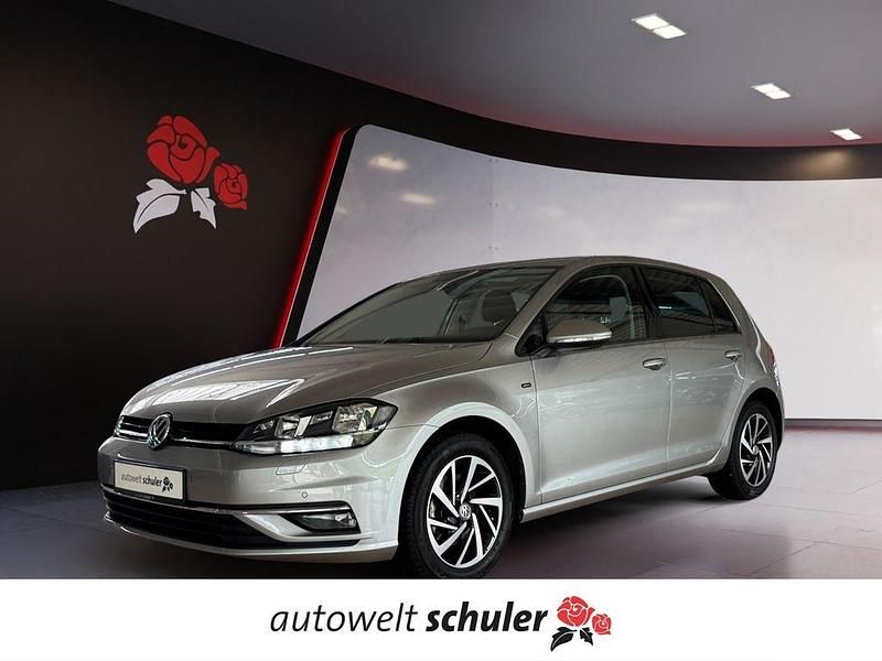 Tungsten silver metallic (metallic) Gebraucht 2018 VW Golf VII Join Limousine | 19.770 € (Fairer Preis) - Bild 1/4