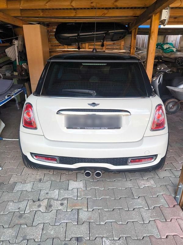 Weiß Gebraucht 2011 Mini Cooper SD Coupé Coupé | 5.650 € - Bild 1/4