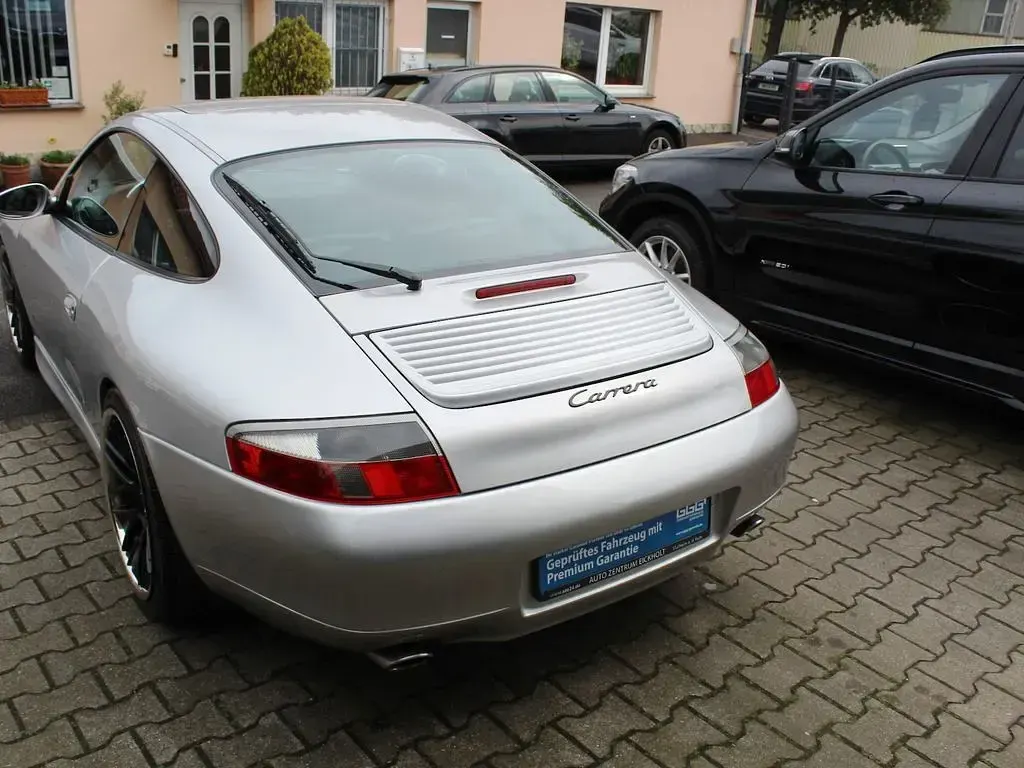 Usata Porsche 911 Carrera 300 CV (220 kW) 2001 Verde Coupé