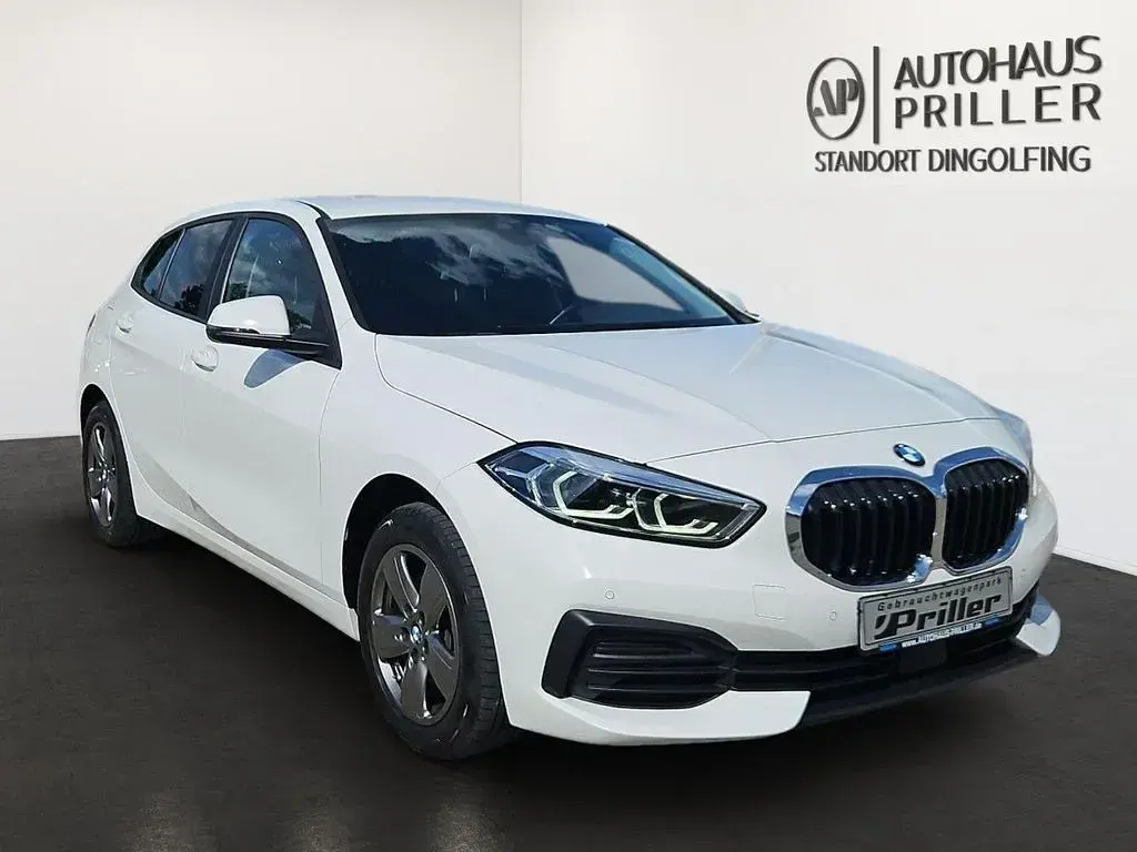 Gebraucht BMW 118 Advantage 136 PS (100 kW) 2023 Weiß Kleinwagen