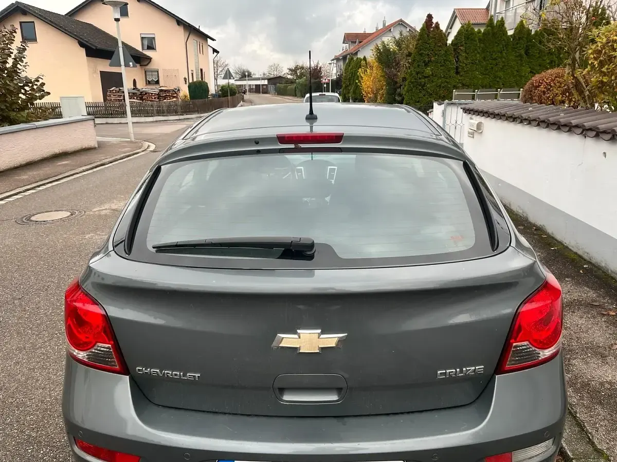 Usado Chevrolet Corsica 141 HP (103 kW) 2012 Cinzento Sedan