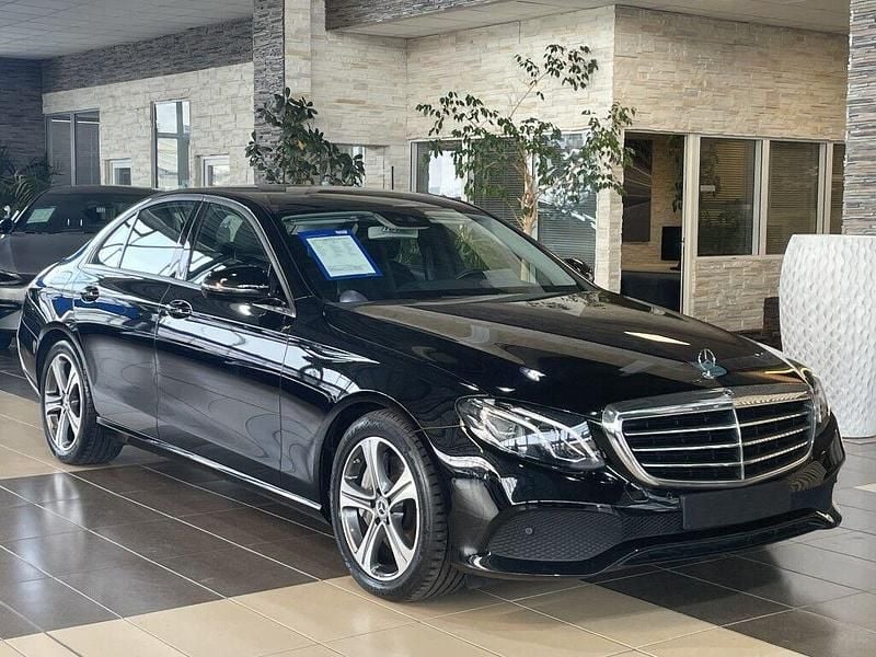 Schwarz Gebraucht 2020 Mercedes E350 Business Limousine | 35.900 € (Fairer Preis) - Bild 1/4