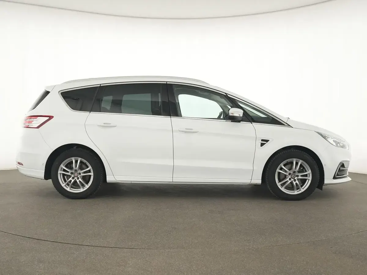 Gebraucht Ford S-MAX Titanium 150 PS (110 kW) 2021 Weiß Van / Kleinbus