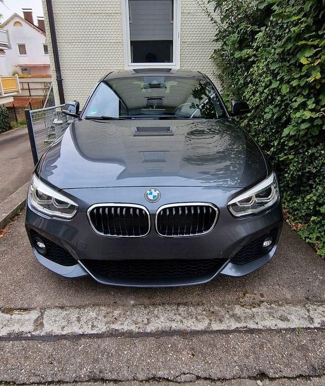 Grau Gebraucht 2015 BMW 120 Shadowline Kleinwagen | 16.800 € (Fairer Preis) - Bild 1/4