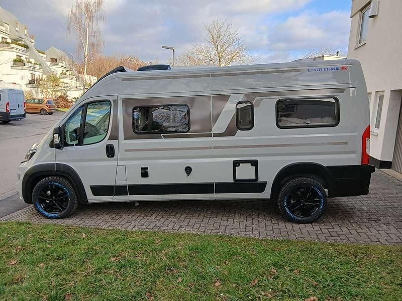 Gebraucht Fiat Ducato 140 PS (102 kW) 2024 Grau Van