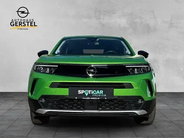 Gebraucht Opel Mokka-e Elegance 100 kW (136 PS) 2023 Mamba green met SUV