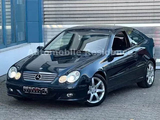 Gebraucht Mercedes C180 143 PS (105 kW) 2005 Schwarz Coupé