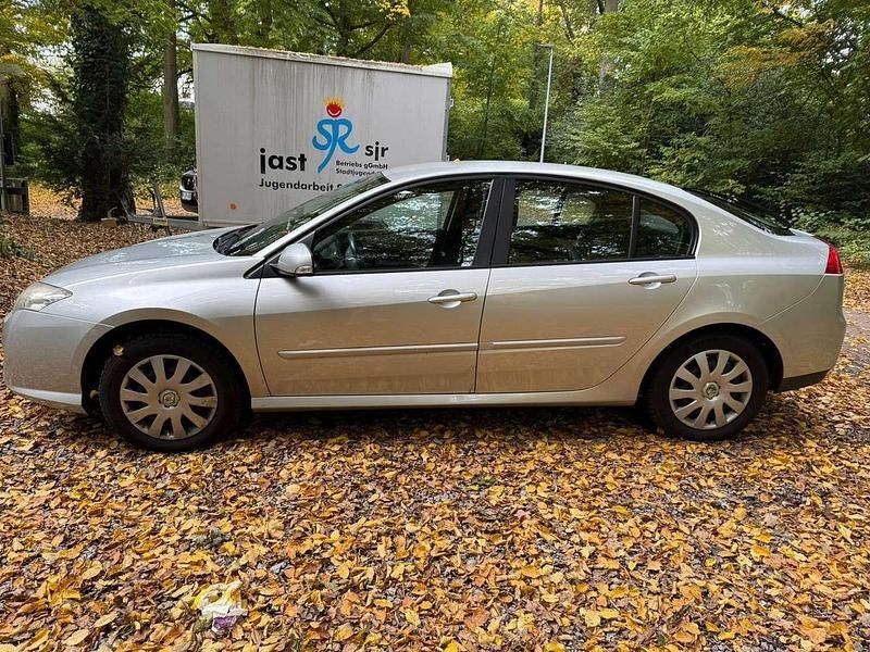 Gebraucht Renault Laguna III Expression 140 PS (102 kW) 2008 Limousine