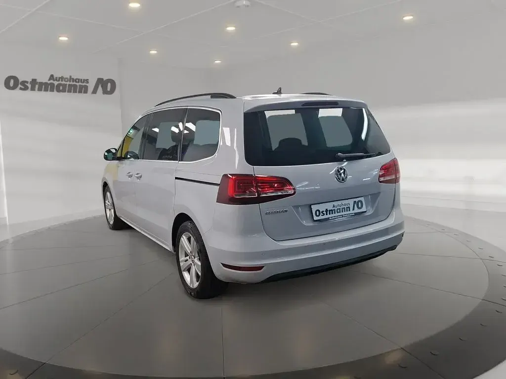 Gebraucht VW Sharan Comfortline 150 PS (110 kW) 2018 Weiß Van / Kleinbus