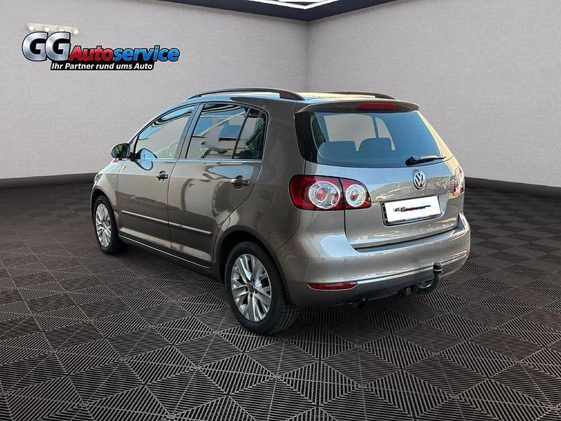Gebraucht VW Golf Plus Cross Life 105 PS (77 kW) 2013 Braun Van / Kleinbus