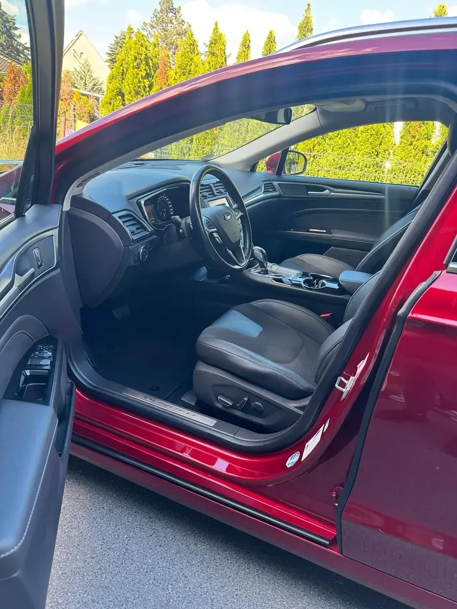 Gebraucht Ford Mondeo Titanium 180 PS (132 kW) 2016 Rot Kombi