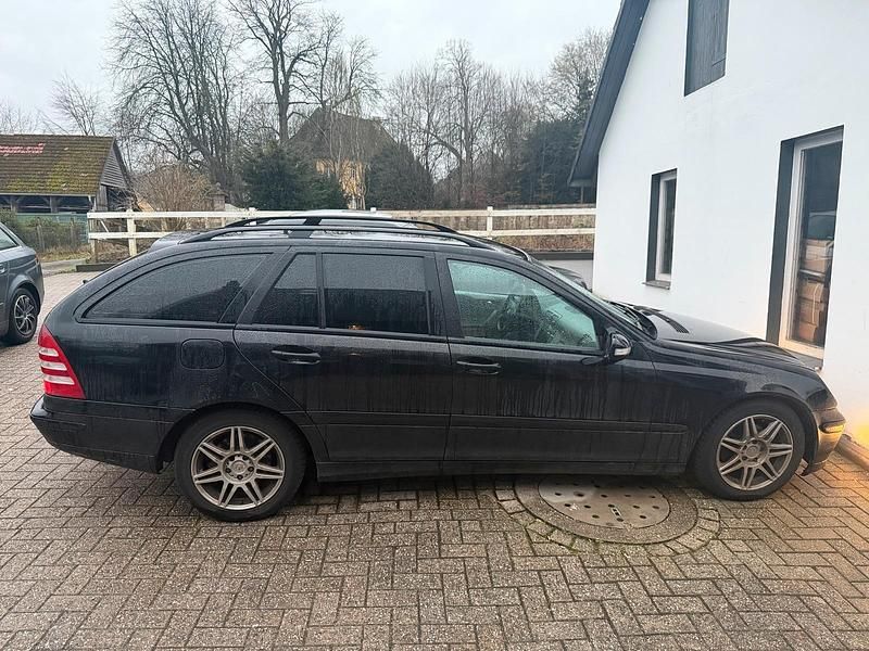 Gebraucht Mercedes C220 150 PS (110 kW) 2007 Schwarz Kombi