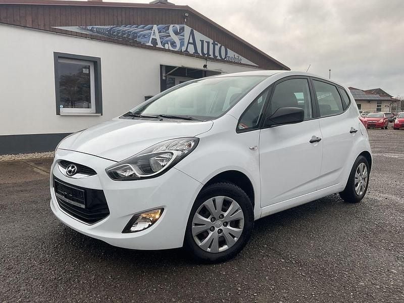 Weiß Gebraucht 2011 Hyundai ix20 Kleinwagen | 4.799 € (Fairer Preis) - Bild 1/4