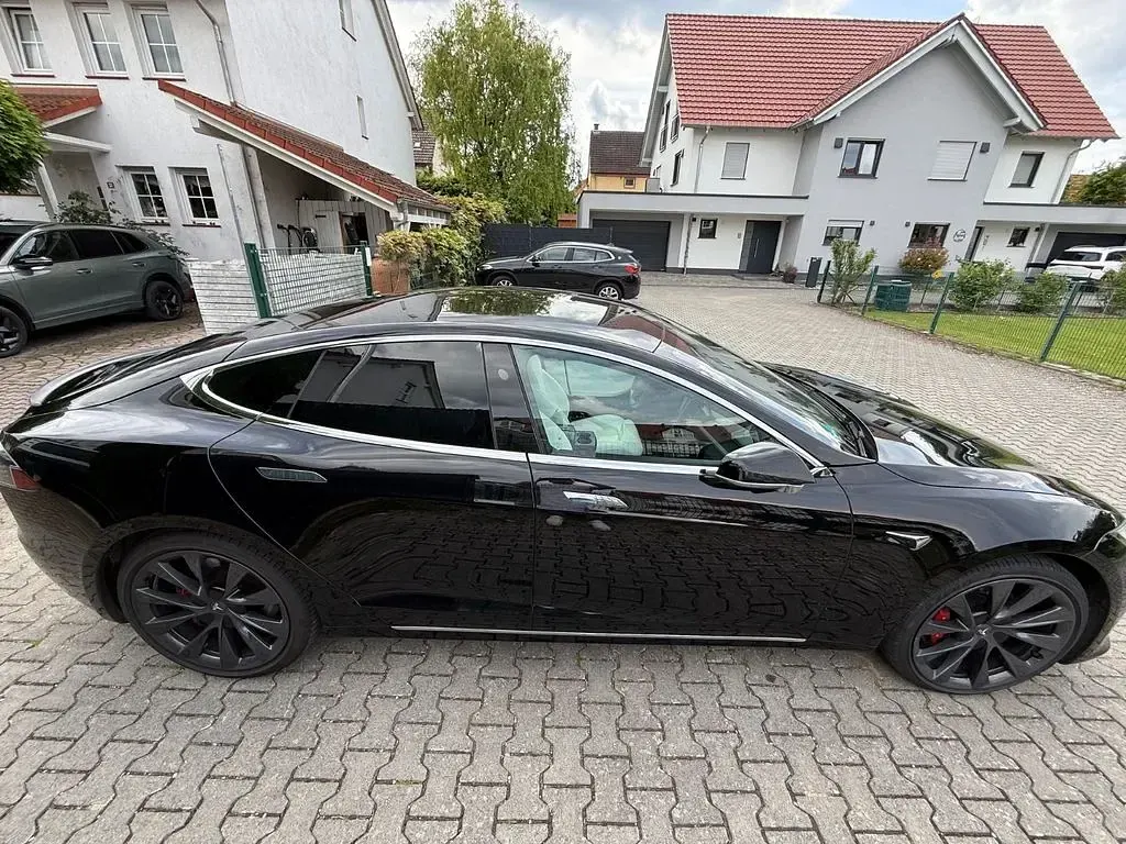 Used Tesla Model S Performance 584 kW (795 HP) 2019 Black Hatchback